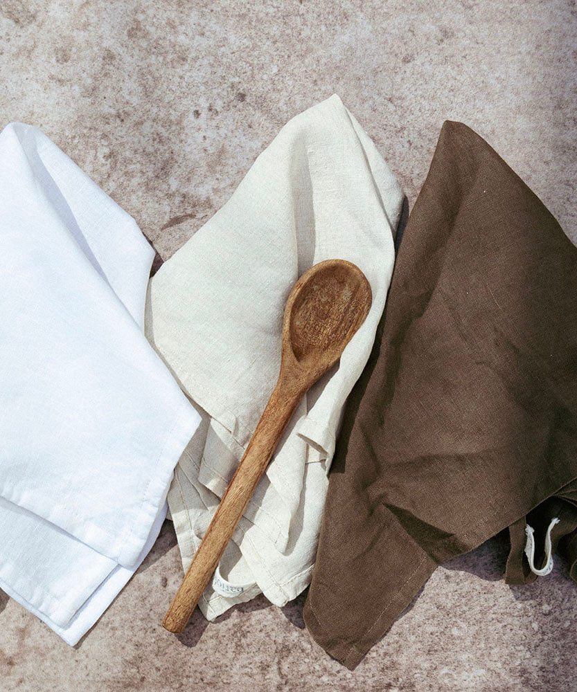 Lino vs. Algodón · Una Comparación para la Mantelería