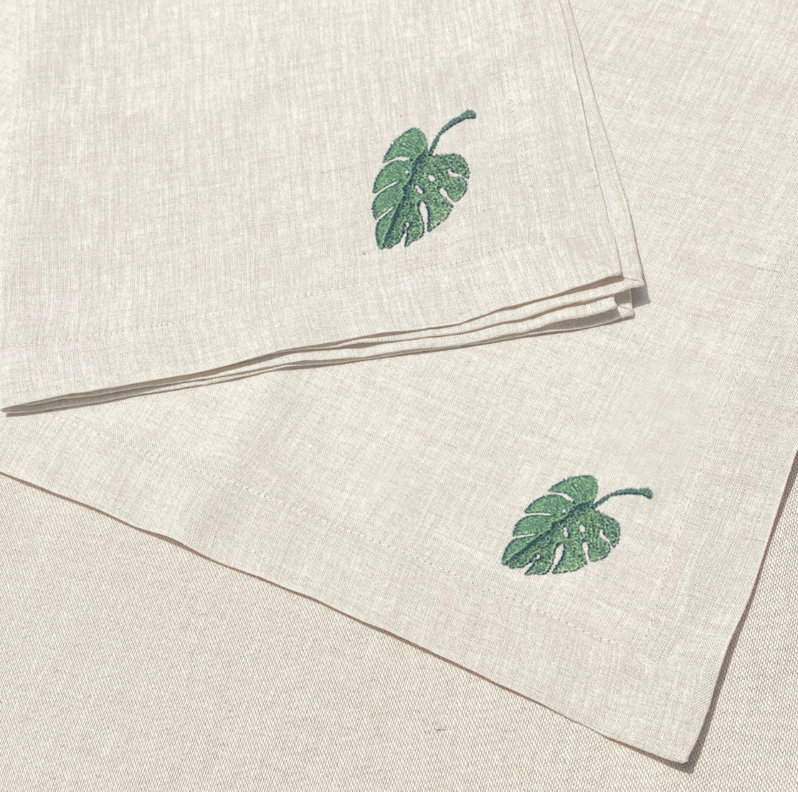 individual y servilleta de lino arena bordado tropical - Barioles Casa