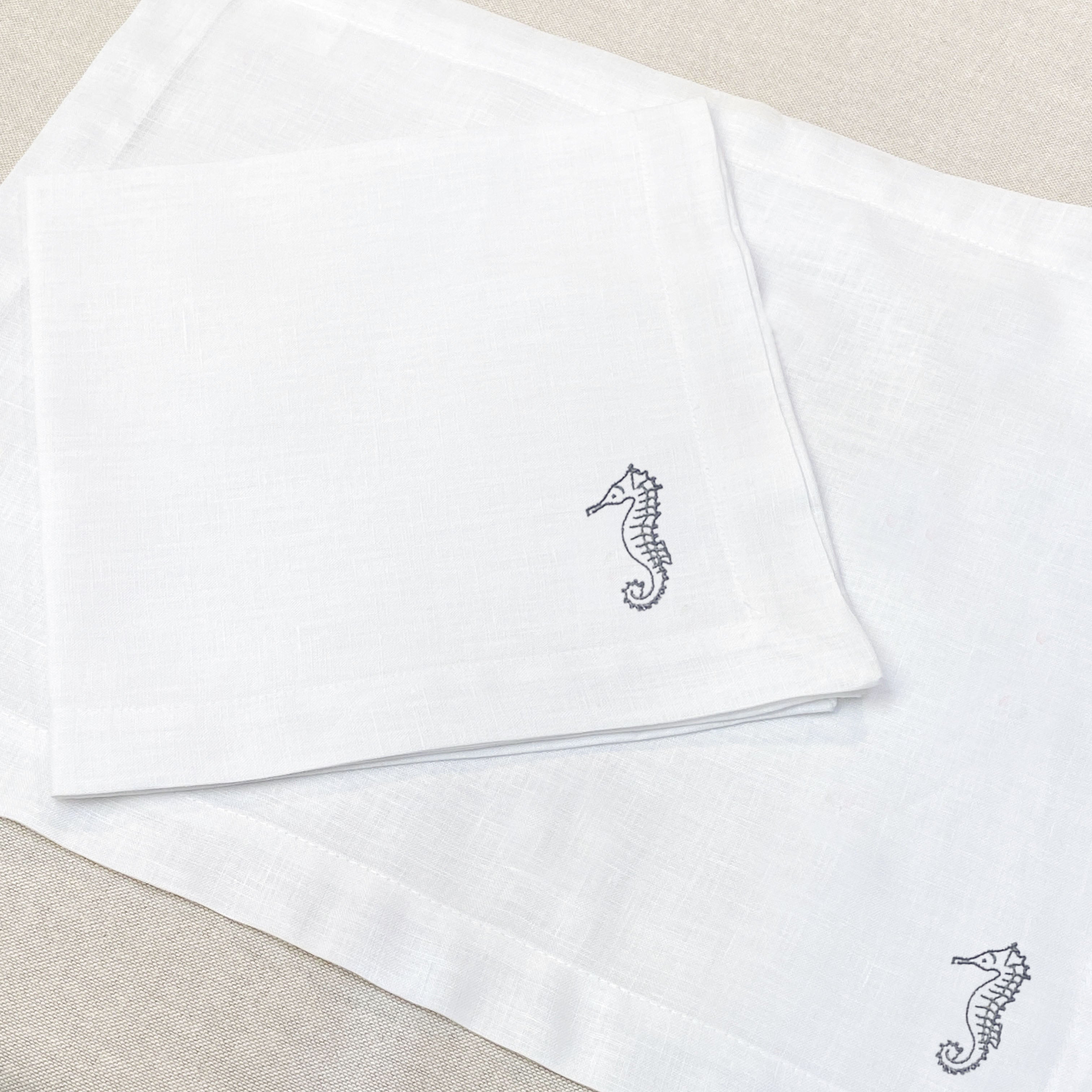individual y servilleta de lino bordado caballito de mar - Barioles Casa