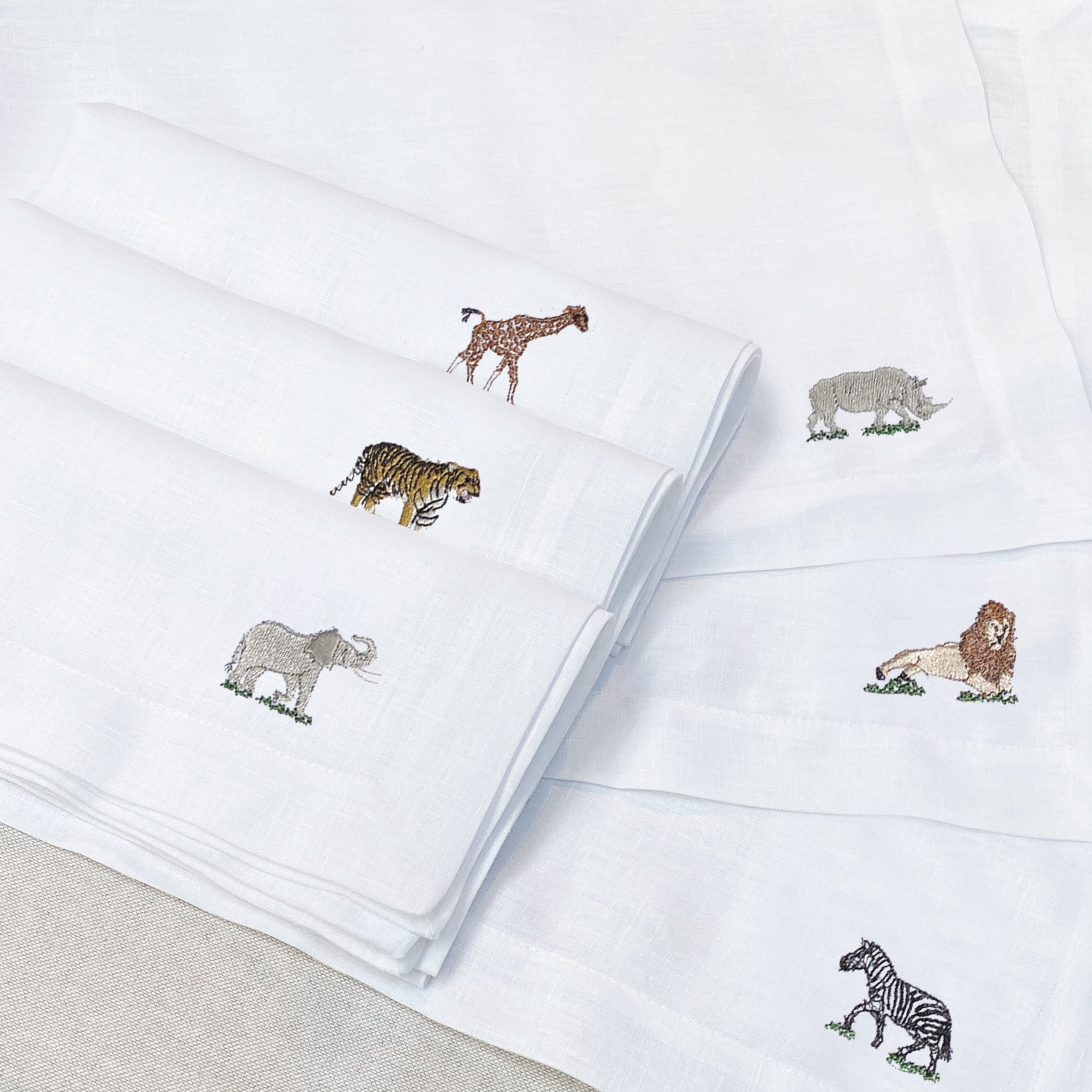 individual y servilleta de lino arena bordado safari - Barioles Casa