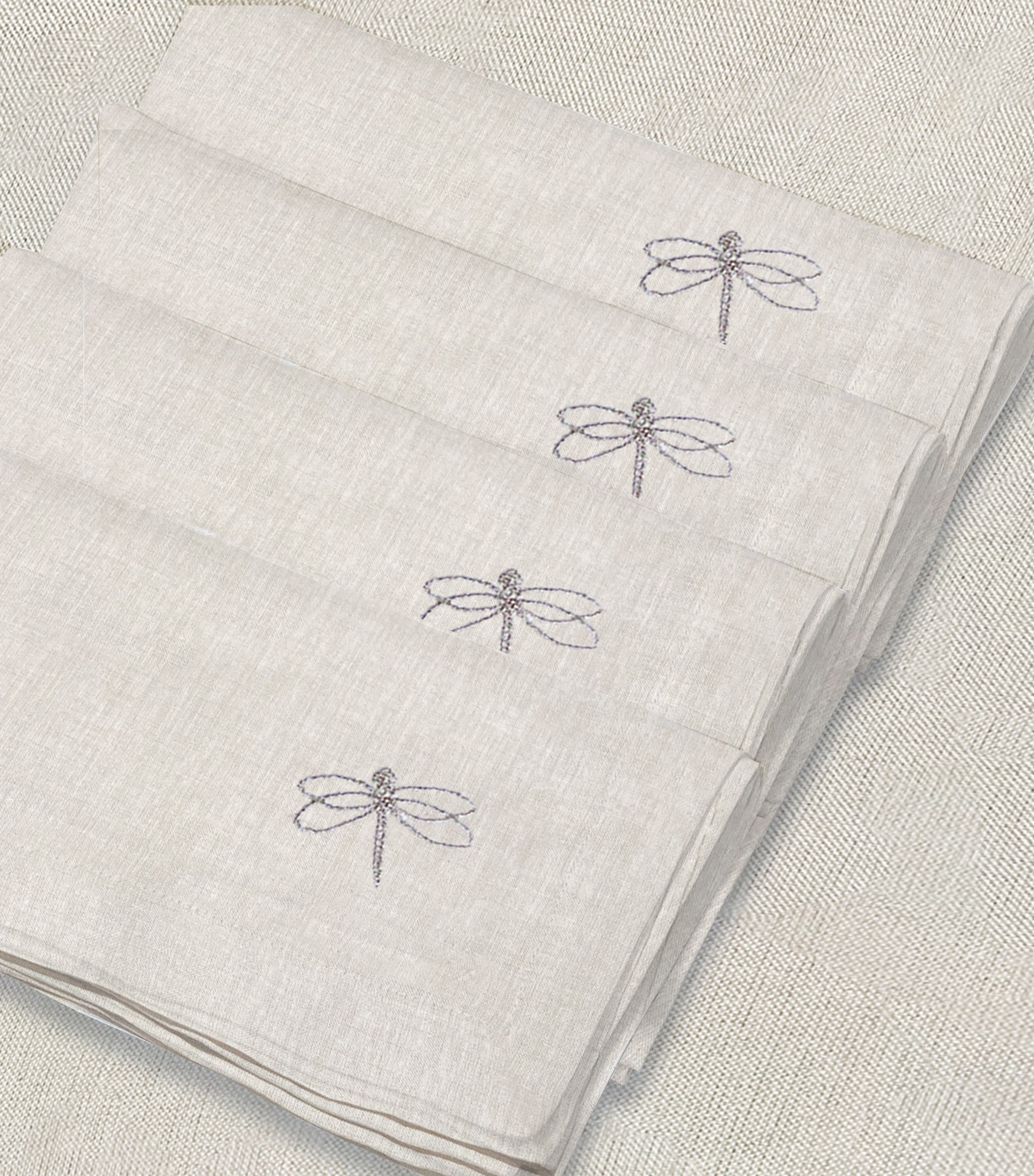 servilleta de lino arena bordado libelula
