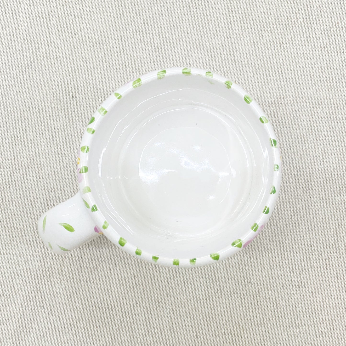taza chica de cerámica pintada · flores