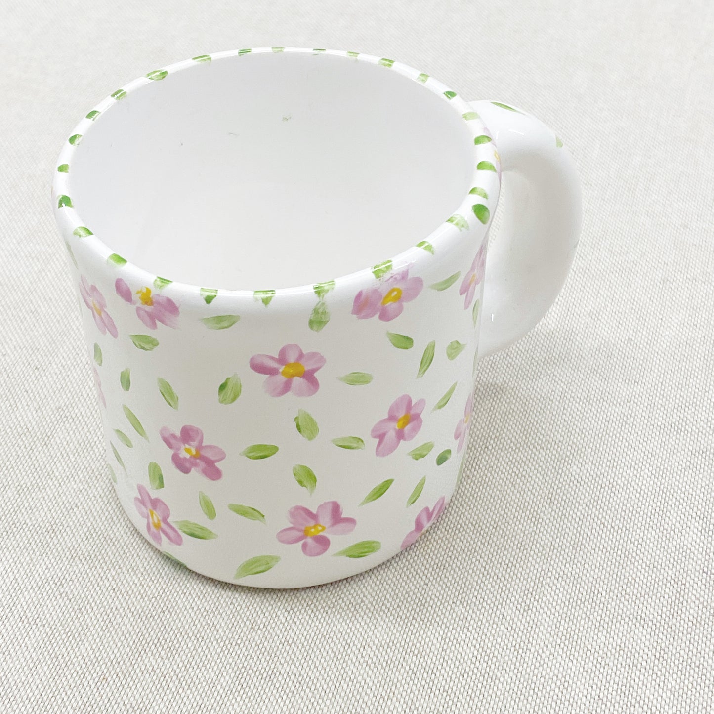 taza chica de cerámica pintada · flores