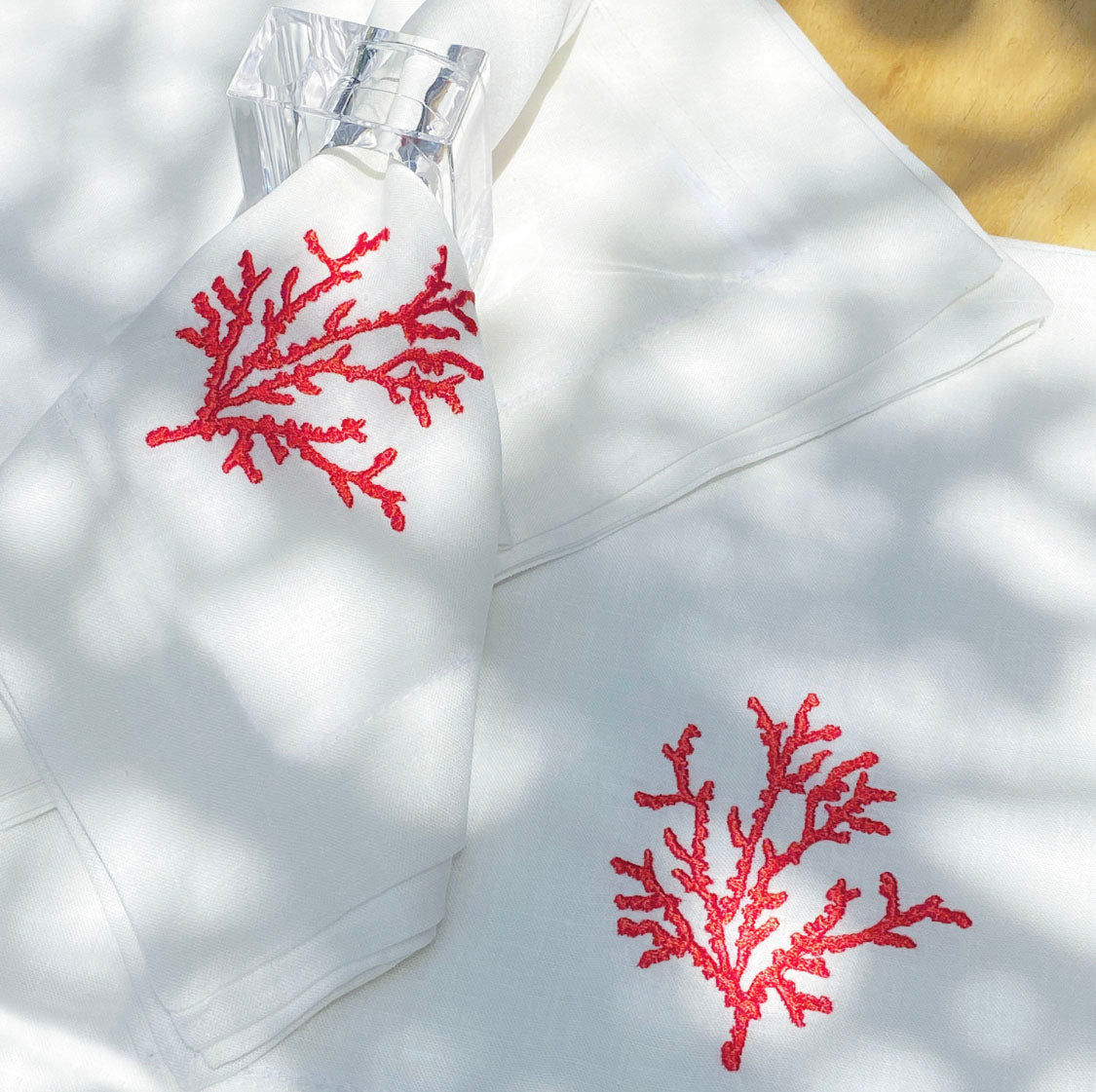 mantel individual con servilleta bordado coral mar