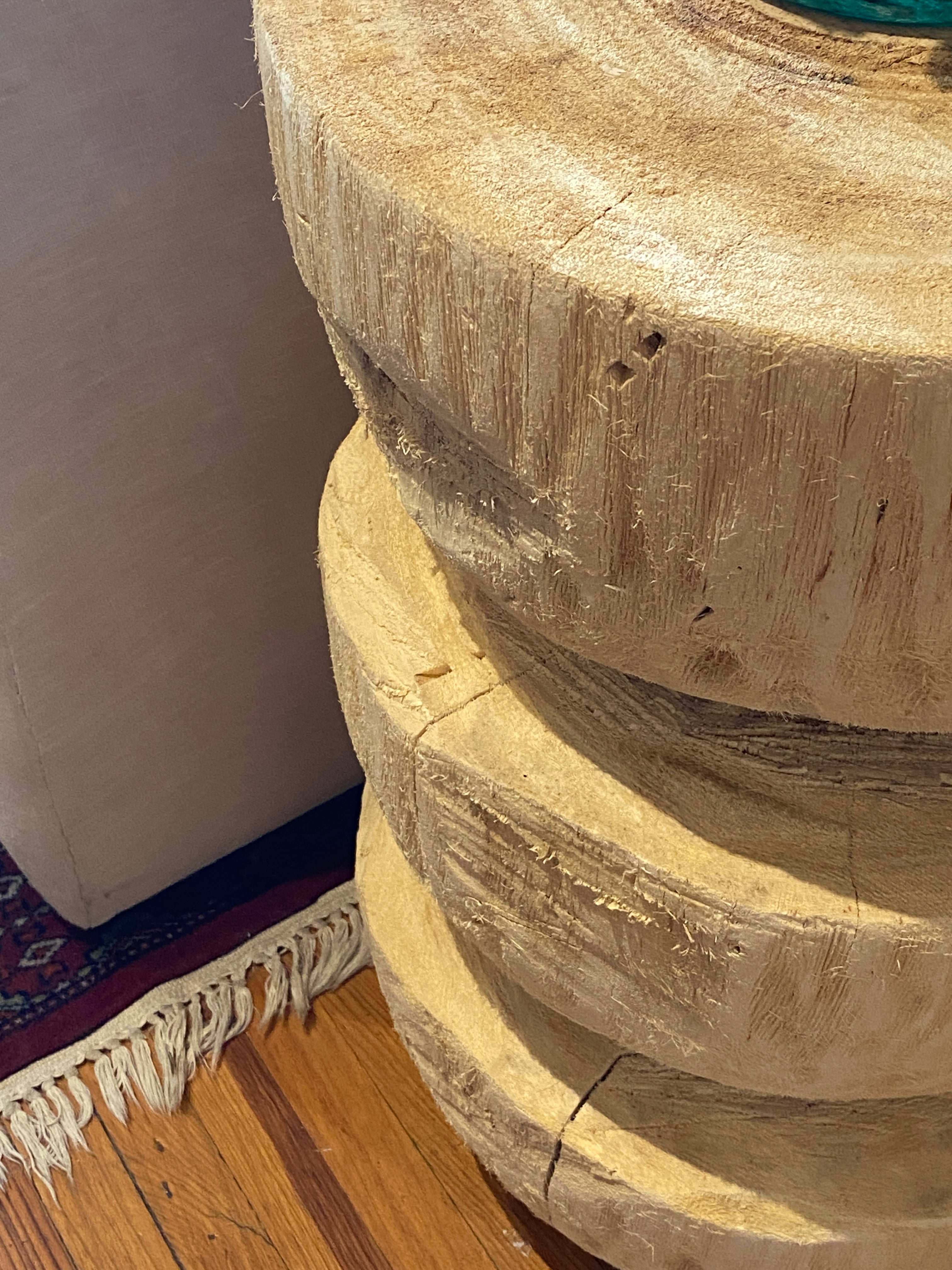 mesa auxiliar de madera hongos - pieza única