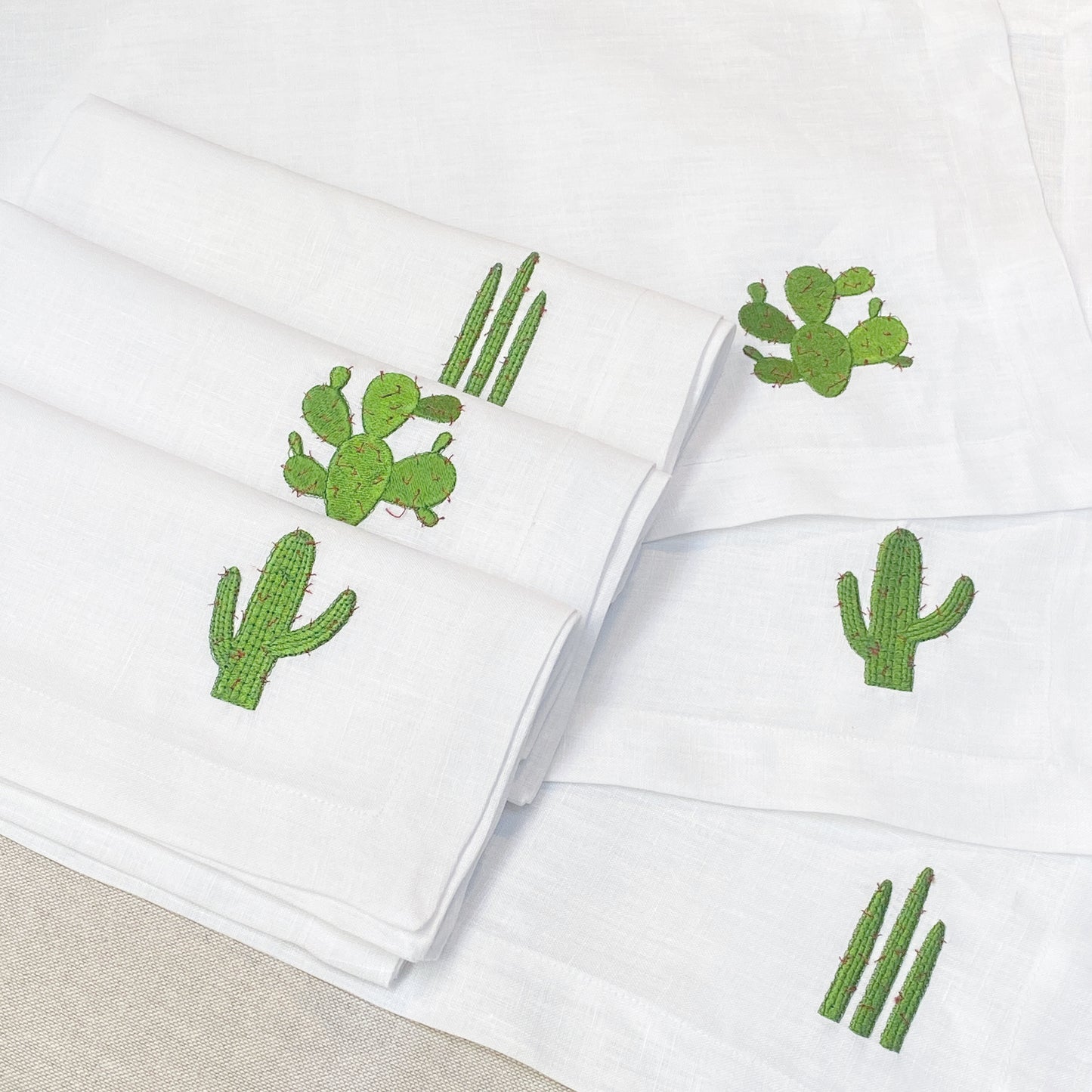 individual y servilleta de lino bordado nopales y cactus