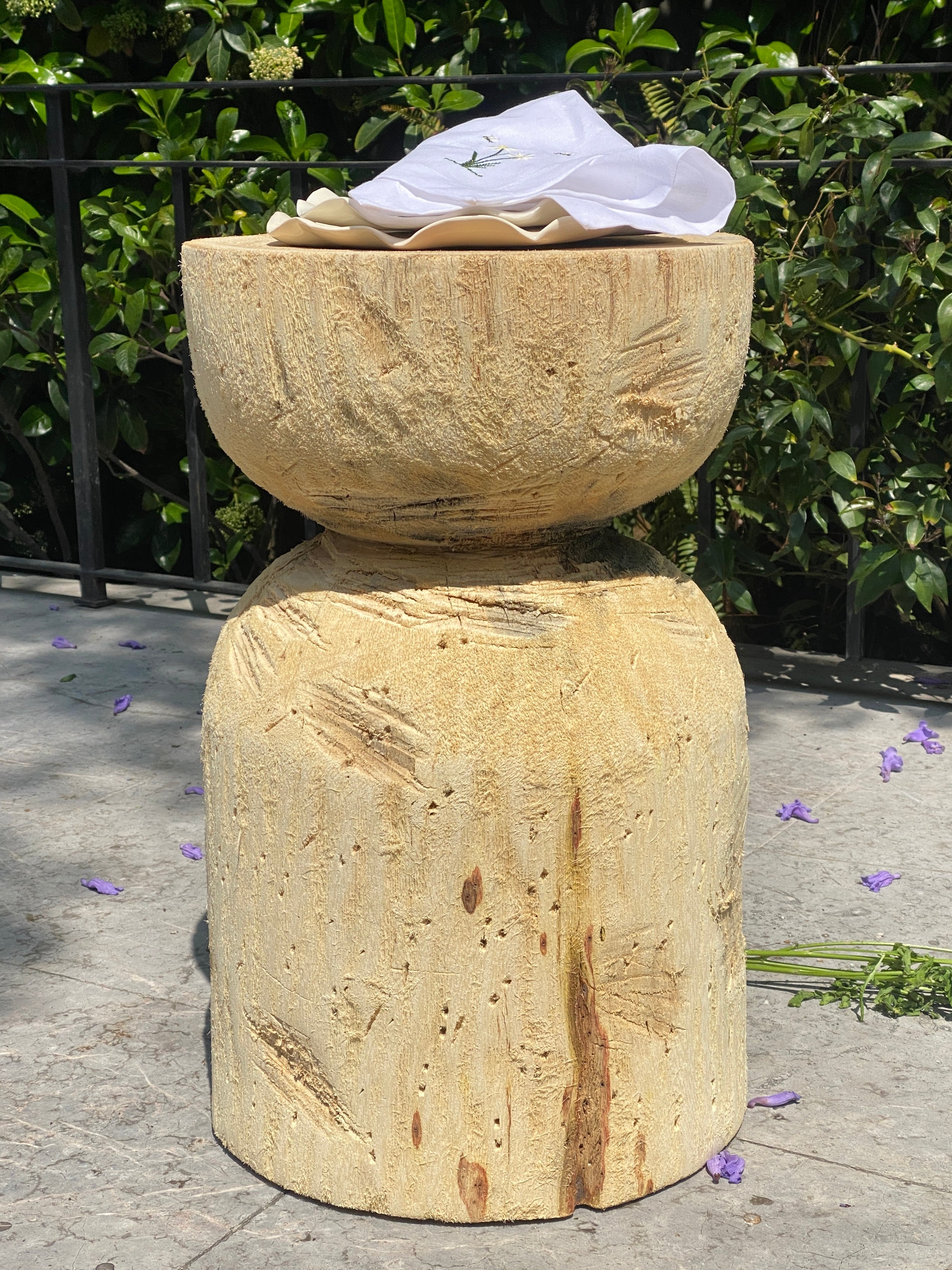mesa auxiliar de madera - pieza única