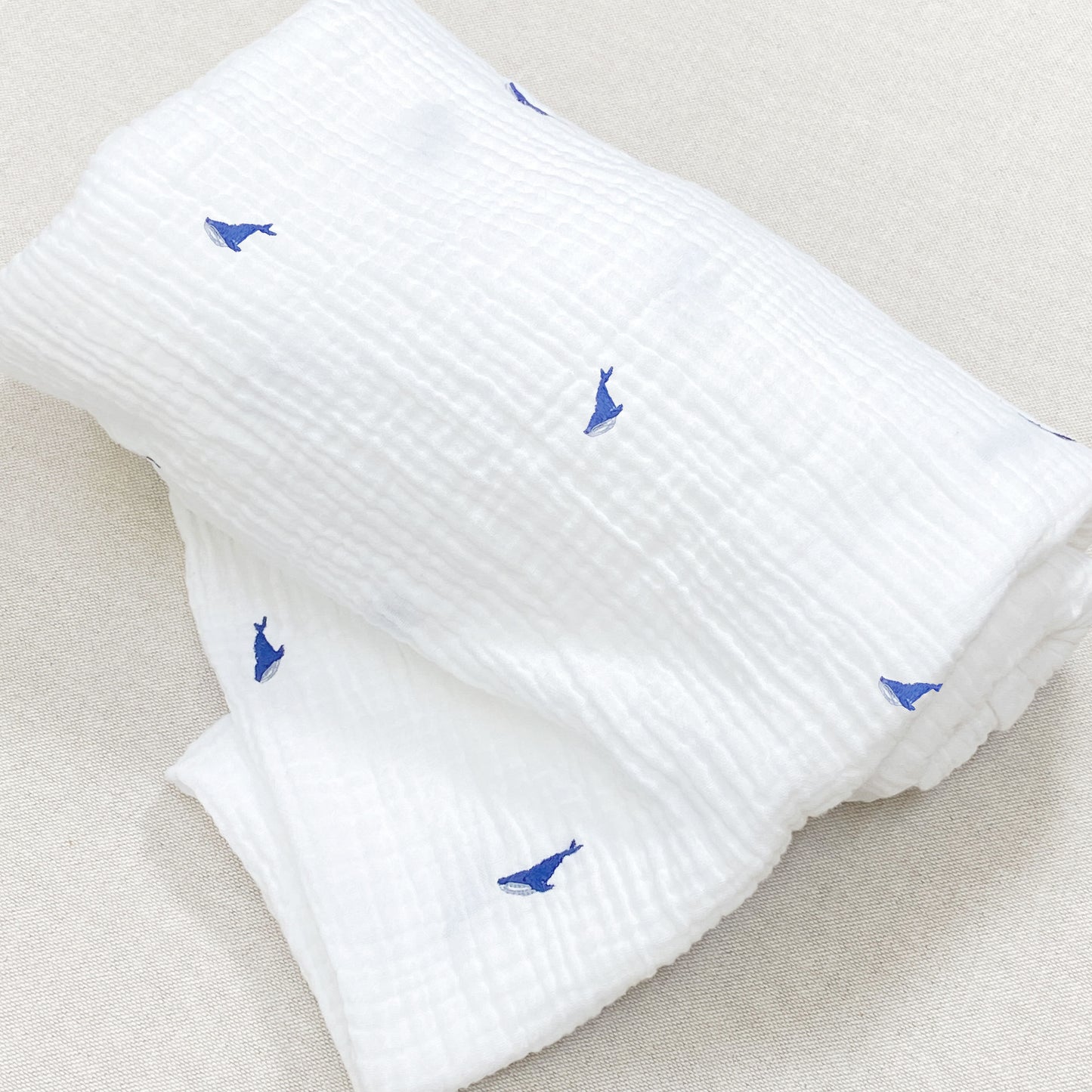 muselina bordada tiny whales