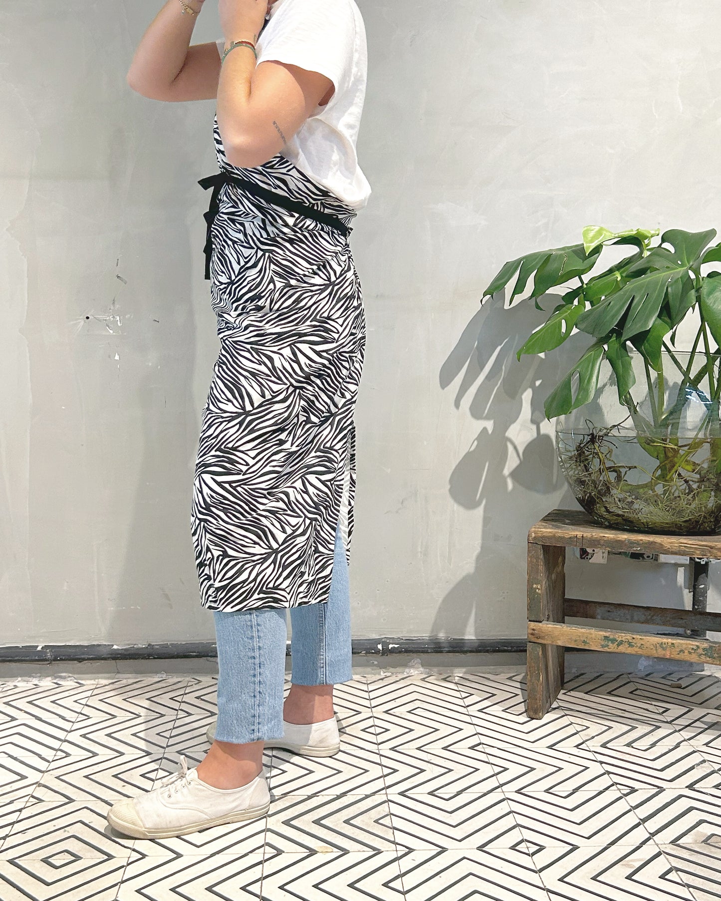mandil de lino zebra negra