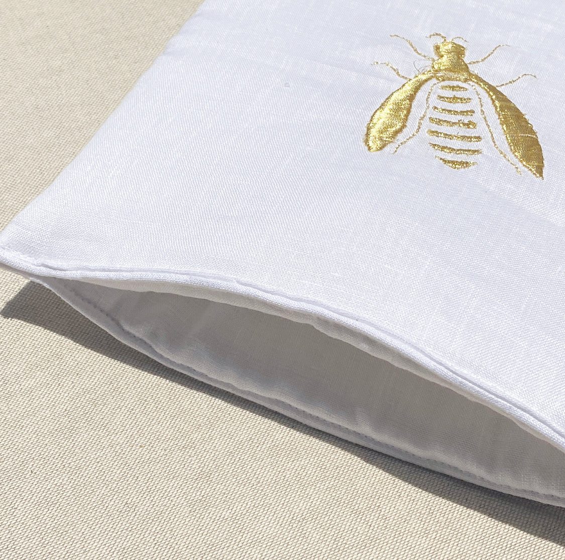 tortillero de lino bordado abeja color oro